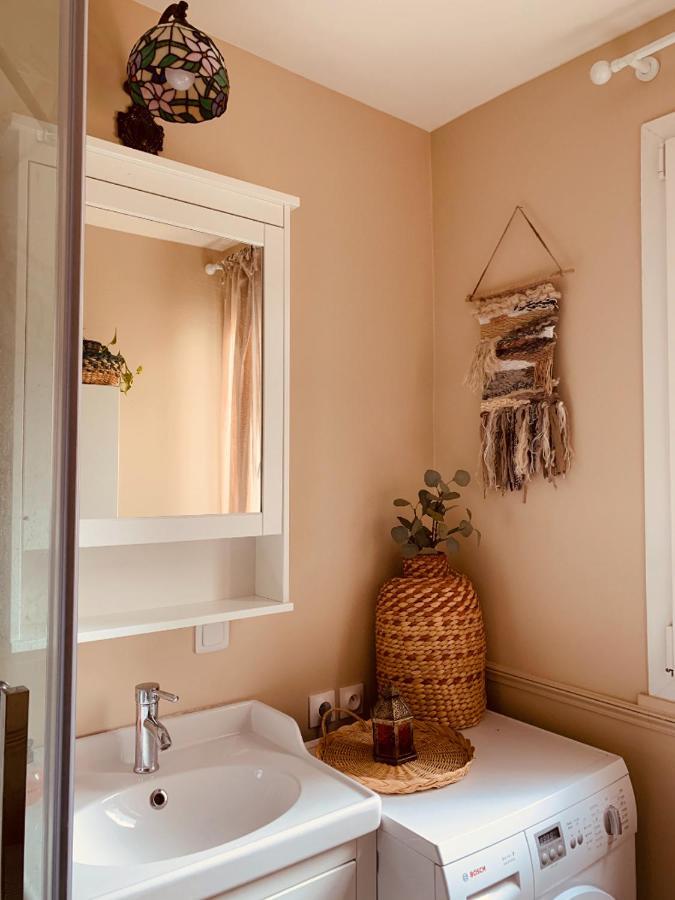 Parisian Style Appartment Private Room With Shared Bathroom Near Bastille And Gare De Lyon Exterior photo